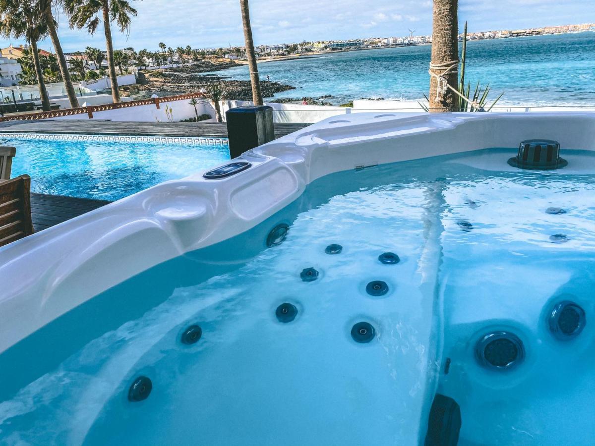 קורלחו Villa Los Flamencos By Veaco- Beachfront & Pool מראה חיצוני תמונה