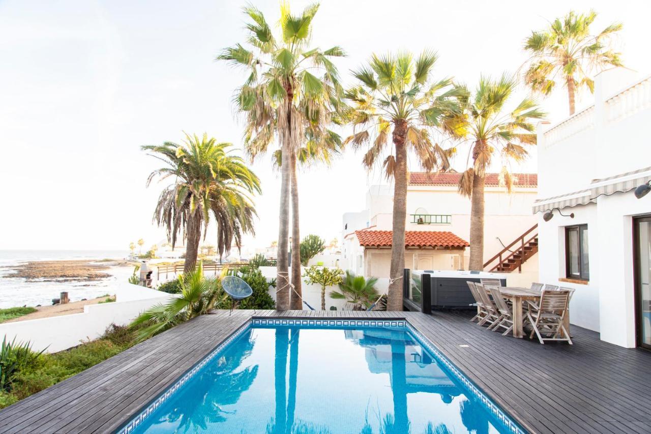 קורלחו Villa Los Flamencos By Veaco- Beachfront & Pool מראה חיצוני תמונה